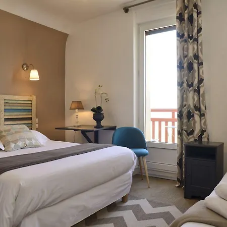 Otel Les Charmettes 3*